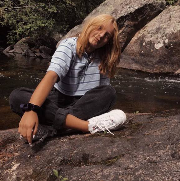 Meet your Posher, Cassandra - Picture 1 of 1